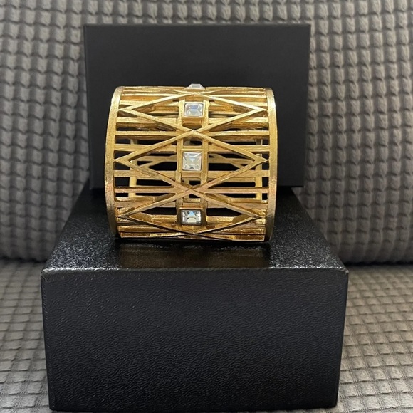 Rare 80’s GIVENCHY Heavy Wide Open Work Gold Plated Rhinestone Cuff Bracelet 7” - Picture 8 of 15